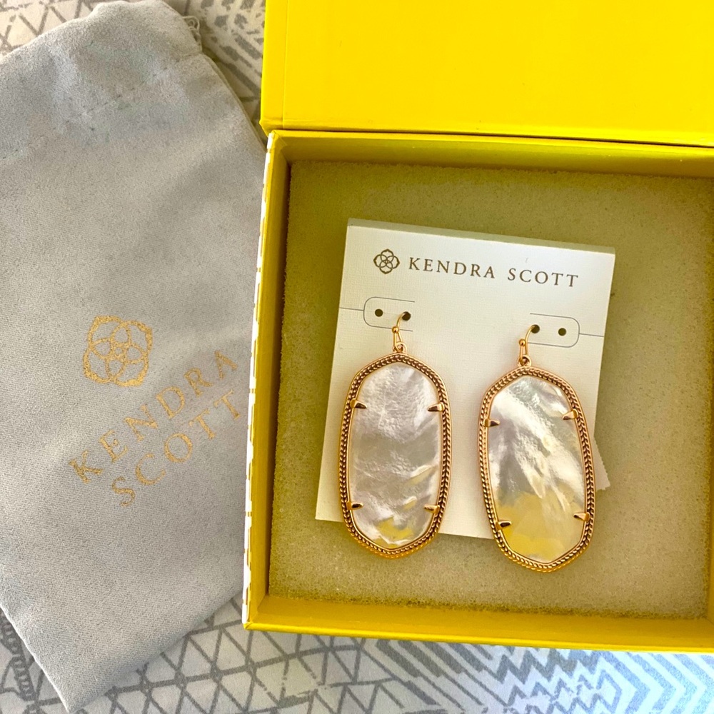 COPY - Kendra Scott Danielle drop earrings